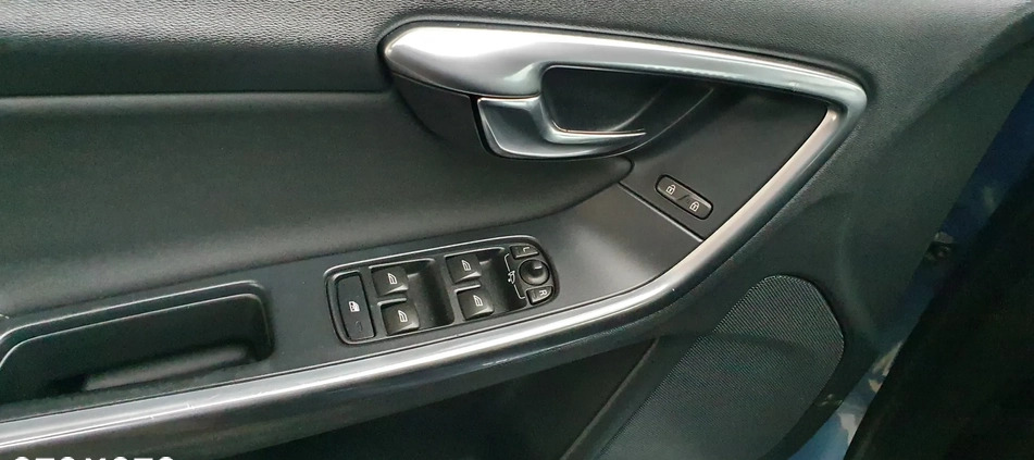 Volvo V60 cena 17500 przebieg: 231000, rok produkcji 2014 z Nowy Targ małe 121
